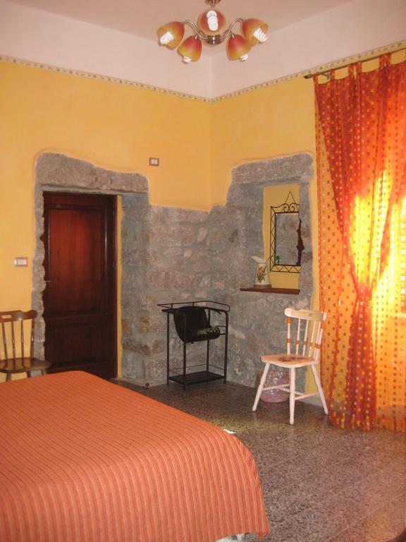 Sa Domo De Minnanna Castelsardo Chambre photo