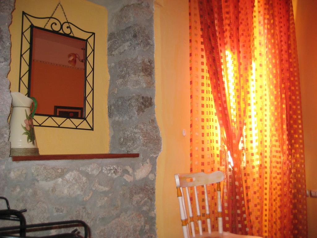 Sa Domo De Minnanna Castelsardo Chambre photo